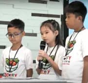 Tim Mars Coders dari Sidoarjo berpose bangga setelah lolos sebagai finalis National Round kompetisi coding internasional Codeavour 2025